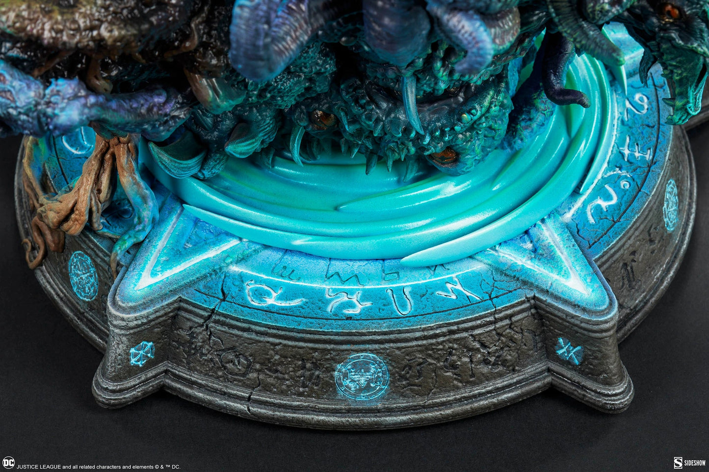 Sideshow Collectibles - John Constantine: Just Another Exorcism Hangover