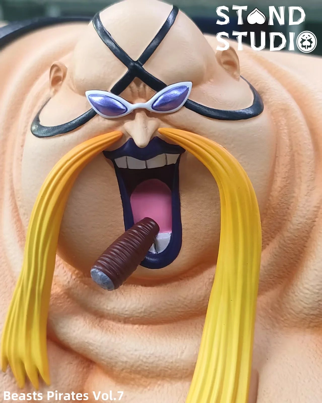 Stand - Queen